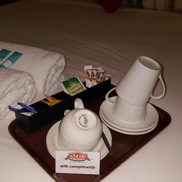 Joes Waterhole Hotel เอียมันดิ ภายนอก รูปภาพ